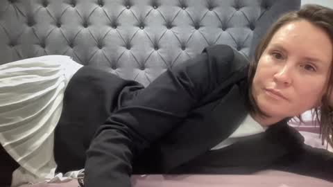 Snapshot of eatmypie69 chatting on 12-20-25, 08:27 Nadia Ferreira online show from 12-20-25, 08:27