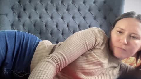 Snapshot of eatmypie69 chatting on 01-06-26, 02:43 Nadia Ferreira online show from 01-06-26, 02:43