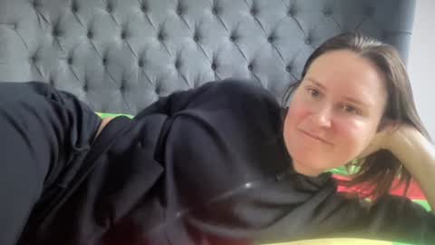 Snapshot of eatmypie69 chatting on 01-08-26, 10:06 Nadia Ferreira online show from 01-08-26, 10:06