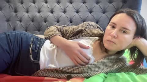 Snapshot of eatmypie69 chatting on 01-09-26, 11:13 Nadia Ferreira online show from 01-09-26, 11:13