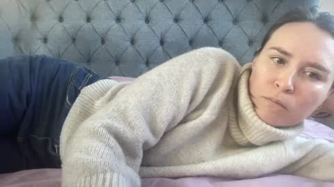 Snapshot of eatmypie69 chatting on 01-14-26, 11:49 Nadia Ferreira online show from 01-14-26, 11:49