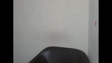 Snapshot of eatuupx chatting on 12-19-24, 01:07 eatuupx online show from 12-19-24, 01:07