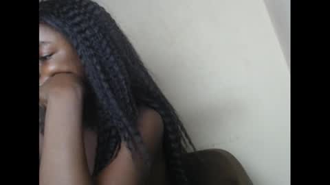 Snapshot of eatuupx chatting on 12-27-24, 02:22 eatuupx online show from 12-27-24, 02:22