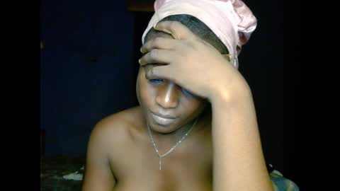 Snapshot of eatuupx chatting on 02-23-25, 01:35 eatuupx online show from 02-23-25, 01:35