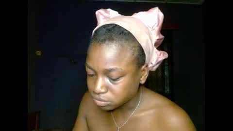 Snapshot of eatuupx chatting on 02-23-25, 02:35 eatuupx online show from 02-23-25, 02:35