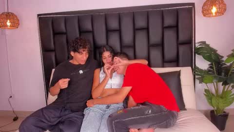 Snapshot of eber_gonzalez chatting on 01-07-26, 07:38 Boys Prado Vikingo and Girl online show from 01-07-26, 07:38