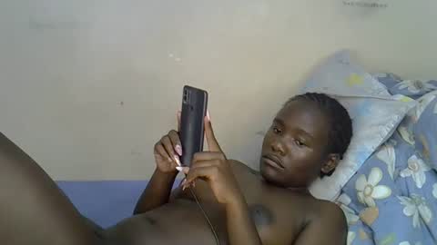 Queen online show from 01-19-26, 01:31