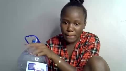 Queen online show from 03-04-26, 10:05