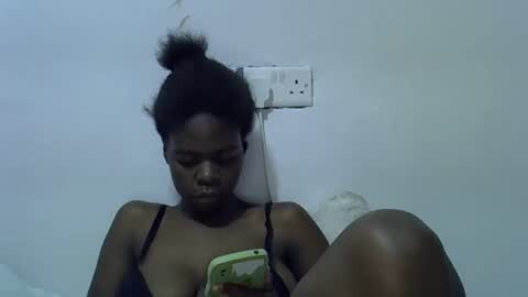 Snapshot of ebony_babey chatting on 03-12-26, 07:31 Ebony babey online show from 03-12-26, 07:31