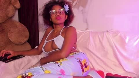 Snapshot of ebony_beautifull chatting on 02-05-25, 04:59 Luci online show from 02-05-25, 04:59