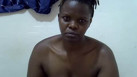 ebony_cuttey30 online show from 11-18-25, 04:17