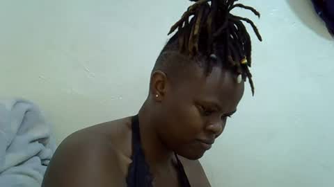 ebony_cuttey30 online show from 07-12-26, 01:02