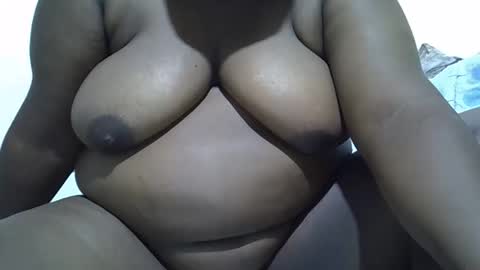 Snapshot of ebony_dela chatting on 12-15-25, 08:40 Princess Dela online show from 12-15-25, 08:40