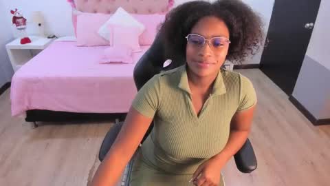 ebony_fantasy2 online show from 11-19-25, 11:43