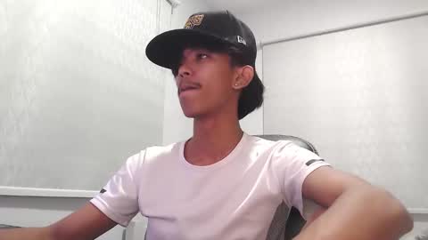 ebony_fuckboy online show from 10-28-25, 07:16