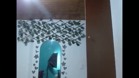 ebony_luna1 online show from 04-20-26, 12:52