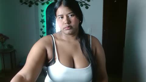 ebony_luna1 online show from 04-25-26, 01:03