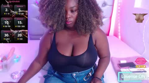 Snapshot of ebony_neighbormoans chatting on 09-09-25, 03:50 LINA online show from 09-09-25, 03:50