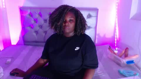 Snapshot of ebony_neighbormoans chatting on 10-09-25, 03:15 LINA online show from 10-09-25, 03:15