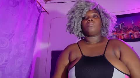 Snapshot of ebony_neighbormoans chatting on 05-27-26, 02:52 LINA online show from 05-27-26, 02:52
