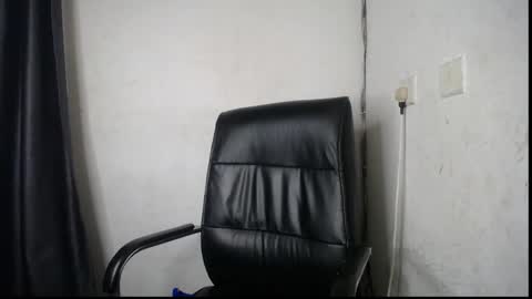 Snapshot of ebony_petitegirl chatting on 06-07-26, 07:50 Lilly online show from 06-07-26, 07:50