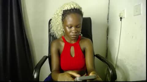 Snapshot of ebony_petitegirl chatting on 06-13-26, 07:12 Lilly online show from 06-13-26, 07:12