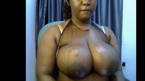 Snapshot of ebony_plumx12 chatting on 09-09-25, 07:13 Prisy online show from 09-09-25, 07:13