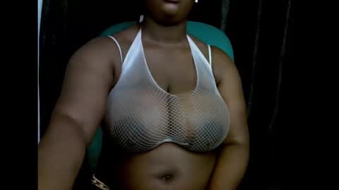 Snapshot of ebony_plumx12 chatting on 09-24-25, 08:12 Prisy online show from 09-24-25, 08:12