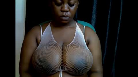 Snapshot of ebony_plumx12 chatting on 09-25-25, 08:18 Prisy online show from 09-25-25, 08:18