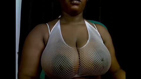 Snapshot of ebony_plumx12 chatting on 10-02-25, 07:54 Prisy online show from 10-02-25, 07:54