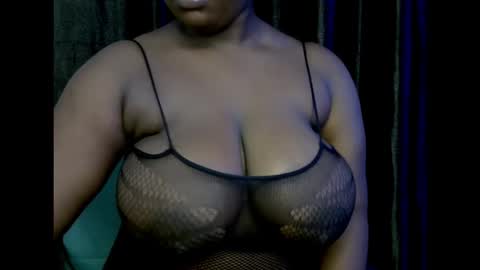 Snapshot of ebony_plumx12 chatting on 10-09-25, 04:49 Prisy online show from 10-09-25, 04:49