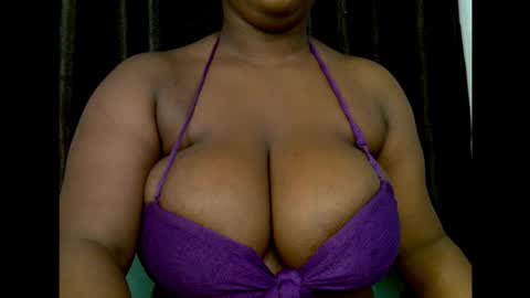 Snapshot of ebony_plumx12 chatting on 10-16-25, 08:26 Prisy online show from 10-16-25, 08:26