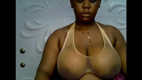 Snapshot of ebony_plumx12 chatting on 11-23-25, 08:14 Prisy online show from 11-23-25, 08:14