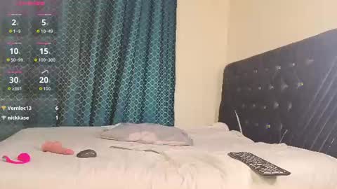 Snapshot of ebony_remy chatting on 07-07-26, 08:24 ebony_remy online show from 07-07-26, 08:24