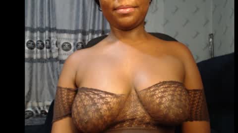 Snapshot of ebony_sexy_queen chatting on 01-08-25, 06:52 Racheal online show from 01-08-25, 06:52