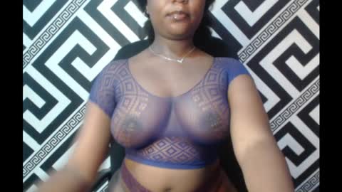 Snapshot of ebony_sexy_queen chatting on 02-24-25, 04:47 Racheal online show from 02-24-25, 04:47