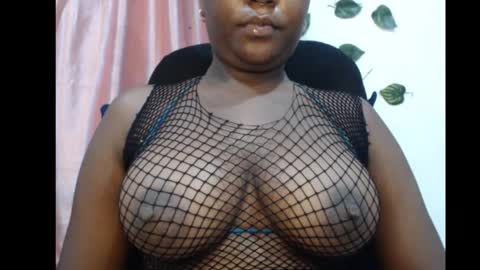 Snapshot of ebony_sexy_queen chatting on 10-02-25, 05:47 Racheal online show from 10-02-25, 05:47