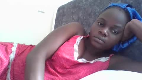 Snapshot of ebony_tasha chatting on 05-22-26, 05:14 tasha online show from 05-22-26, 05:14
