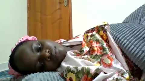 Snapshot of ebony_tasha chatting on 06-09-26, 08:15 tasha online show from 06-09-26, 08:15