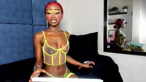 Snapshot of ebonydollx69 chatting on 03-31-26, 10:59 Pearl online show from 03-31-26, 10:59