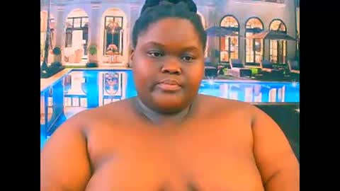 ebonyhotbuns4u2luv online show from 12-17-25, 09:15