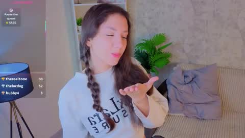 Milly online show from 11-26-25, 03:29