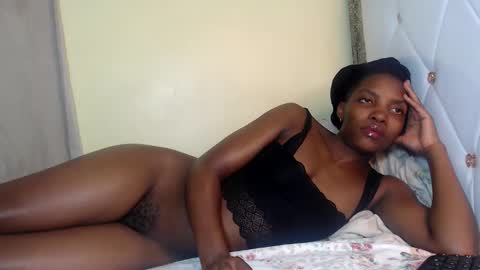 Queen online show from 01-12-26, 04:01