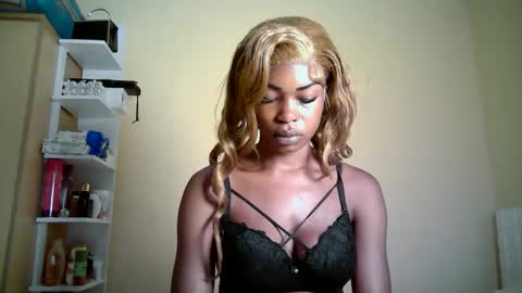 Snapshot of ebonytanqueen chatting on 04-20-26, 02:47 ebonytanqueen online show from 04-20-26, 02:47