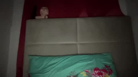 Snapshot of eclipse_doll_xl chatting on 09-20-25, 08:04 HELLO online show from 09-20-25, 08:04