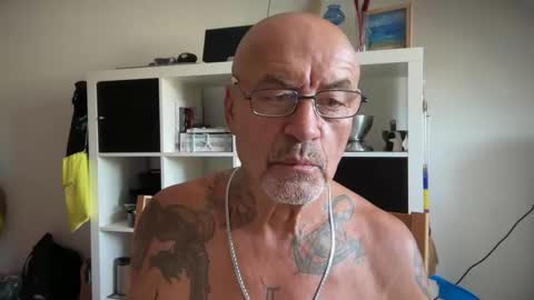 Snapshot of eddelmar chatting on 05-24-26, 02:44 eddelmar online show from 05-24-26, 02:44