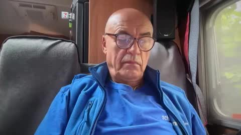 Snapshot of eddelmar chatting on 06-04-26, 12:11 eddelmar online show from 06-04-26, 12:11