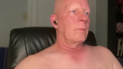 Eddy online show from 10-20-25, 01:39