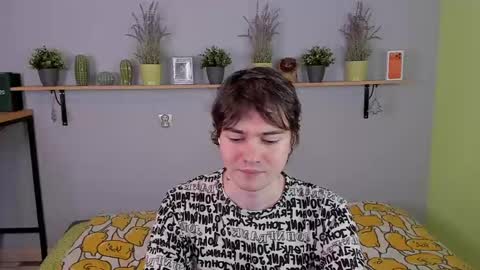 Snapshot of edgar_ray chatting on 05-19-26, 02:18 Edgar online show from 05-19-26, 02:18