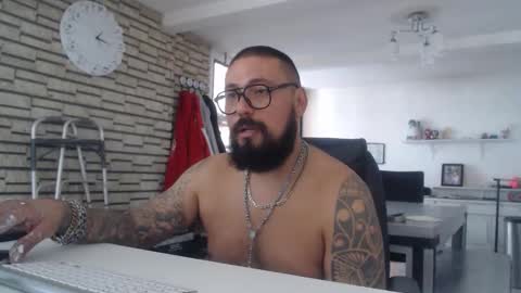 edgarram83 online show from 11-04-25, 07:13